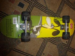 Продам  скейт четырёх колёсный.