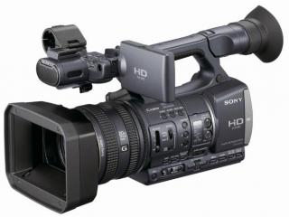 Профессиональная видеокамера SONY-HDR-AX2000E