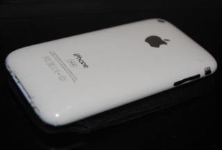 Продам Iphone 3G --- 16GB (Оригинал, с документами,комплект,белый,разблокированный)