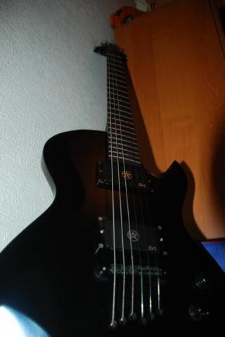 Продам электрогитару cort evl z2